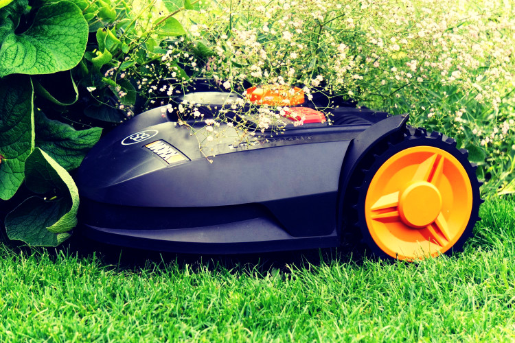 Top 5 Best Robot Lawn Mowers for Hills [2024 Reviews & Guide]